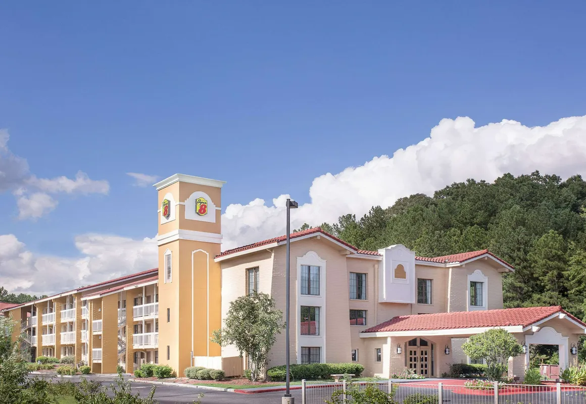 Super 8 by Wyndham Austell/Six Flags hotel hero