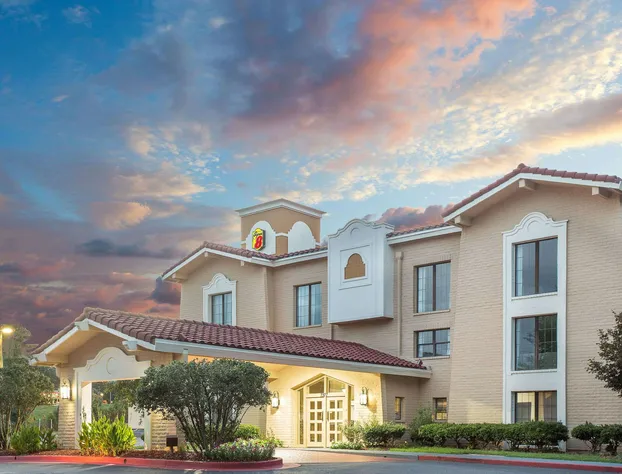 Super 8 by Wyndham Austell/Six Flags hotel detail image 1