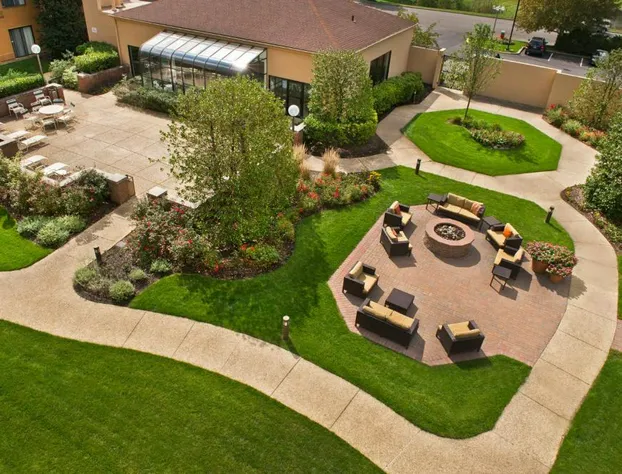 Courtyard by Marriott Mt. Laurel hotel detail image 1