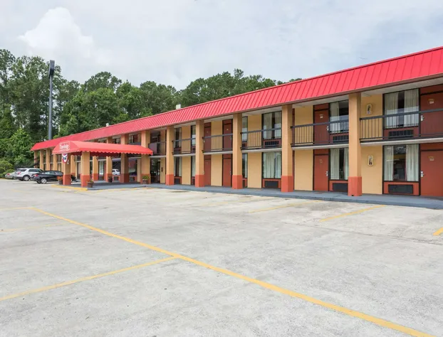 Travelodge by Wyndham Savannah Area/Richmond Hill hotel detail image 2