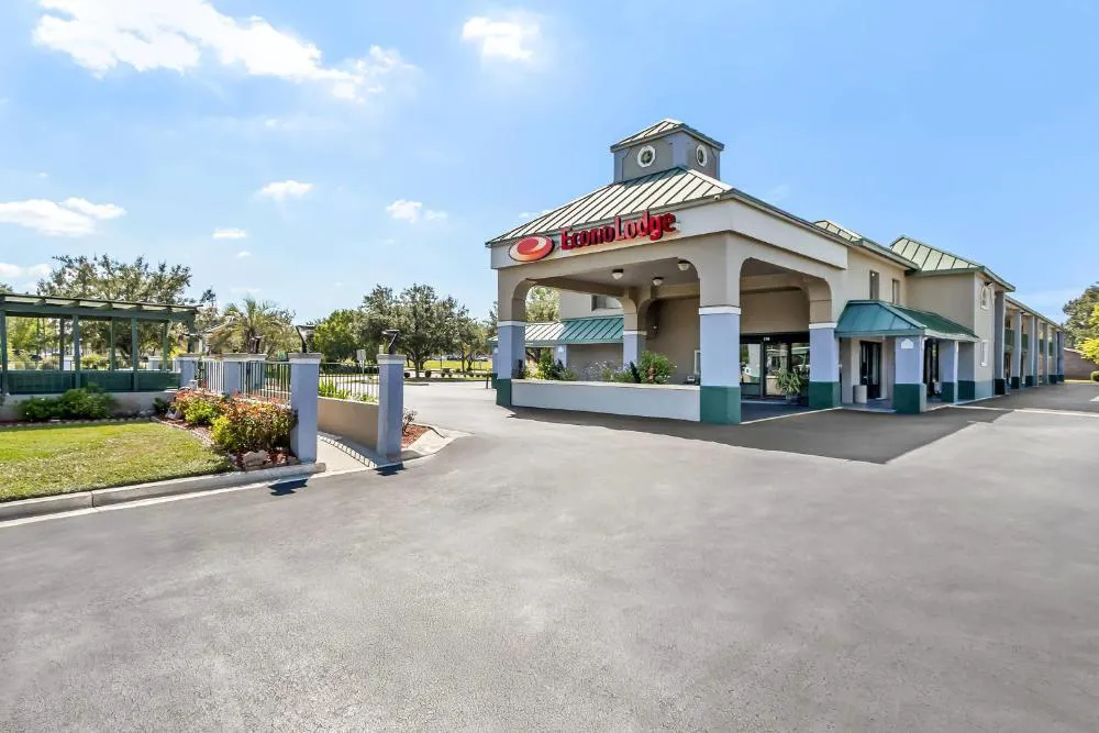 Econo Lodge Goose Creek hotel hero