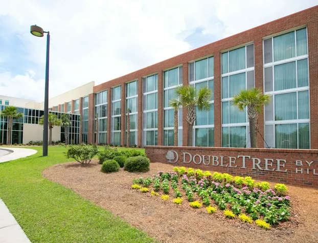 DoubleTree by Hilton Hotel & Suites Charleston Airport hotel detail image 1