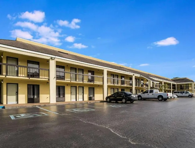 Quality Inn Coliseum hotel detail image 1