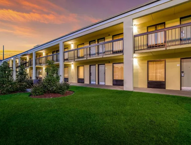 Quality Inn Coliseum hotel detail image 4