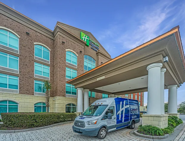 Holiday Inn Express & Suites Charleston Arpt-Conv Ctr Area hotel detail image 3