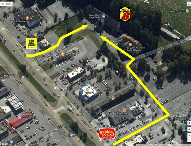 Super 8 by Wyndham Pigeon Forge Dollywood Lane hotel detail image 2