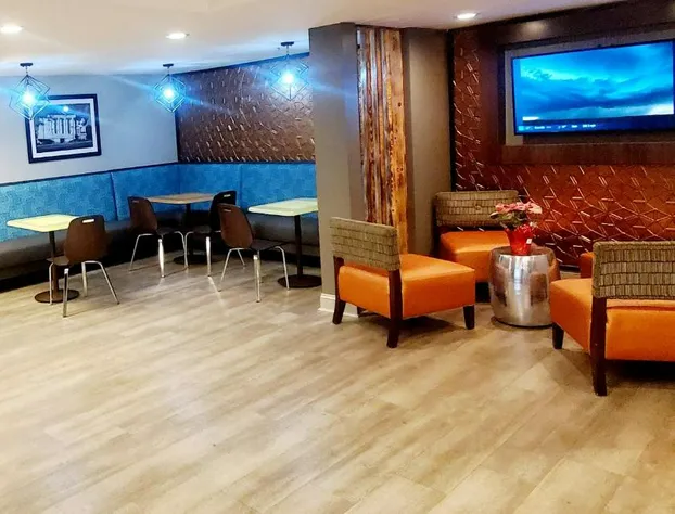 Super 8 by Wyndham Pigeon Forge Dollywood Lane hotel detail image 4