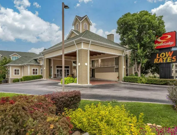 Econo Lodge Pigeon Forge Riverside hotel detail image 1