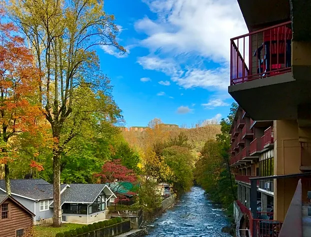 Baymont by Wyndham Gatlinburg On The River hotel detail image 3
