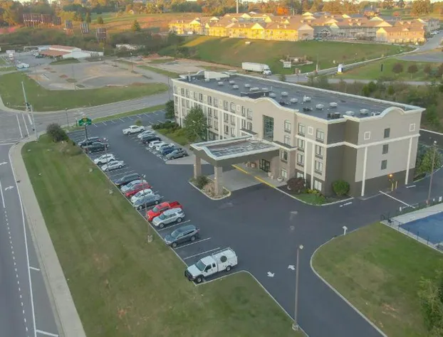 La Quinta Inn & Suites by Wyndham Sevierville / Kodak hotel detail image 4