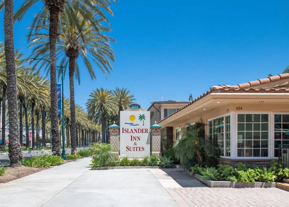 Anaheim Islander Inn and Suites hotel hero
