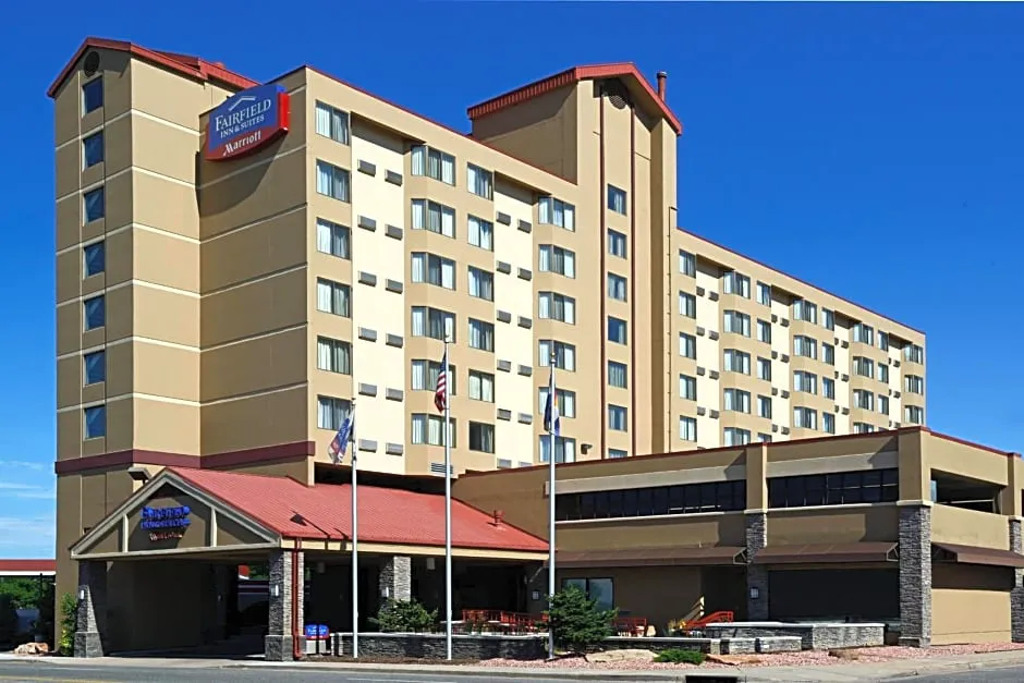 Fairfield Inn & Suites by Marriott Denver Cherry Creek hotel hero