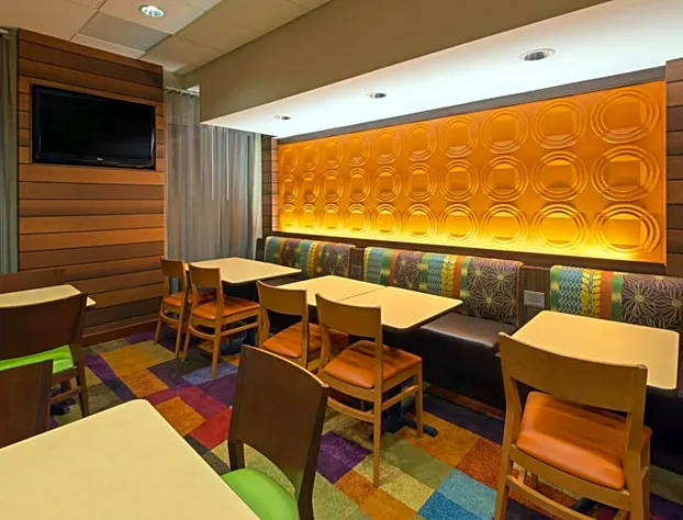 Fairfield Inn & Suites by Marriott Denver Cherry Creek hotel detail image 3