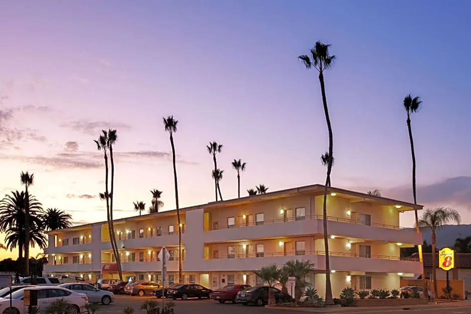 Super 8 By Wyndham Santa Barbara/Goleta hotel hero