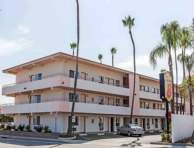 Super 8 By Wyndham Santa Barbara/Goleta hotel detail image 1