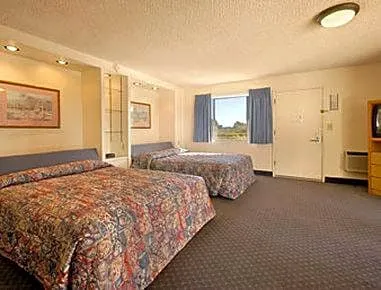 Super 8 By Wyndham Santa Barbara/Goleta hotel detail image 3