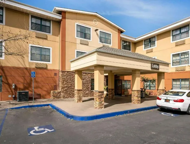 Extended Stay America Suites Santa Barbara Calle Real hotel detail image 2