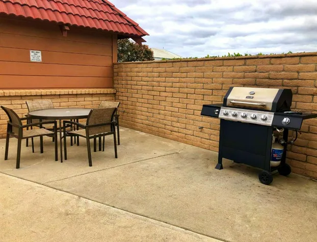 Lompoc Valley Inn and Suites hotel detail image 4