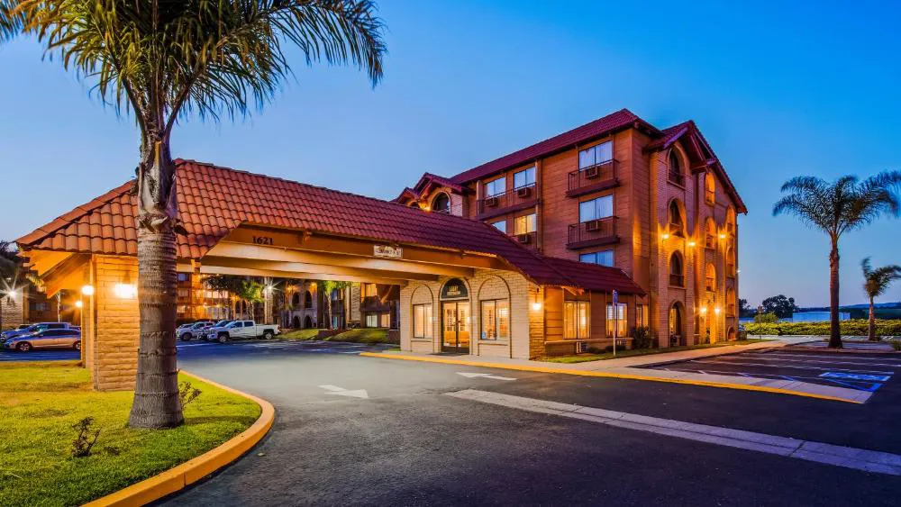 Lompoc Valley Inn and Suites hotel hero
