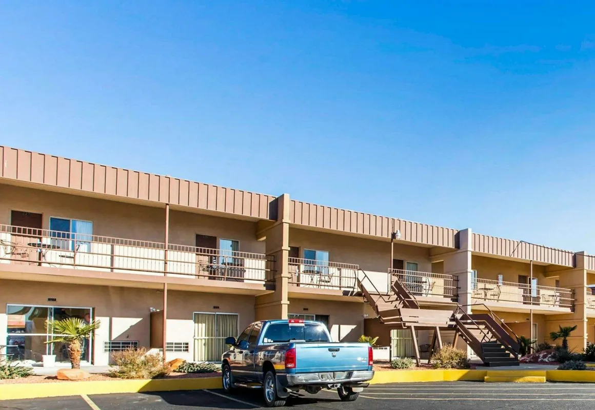 Rodeway Inn at Lake Powell hotel hero