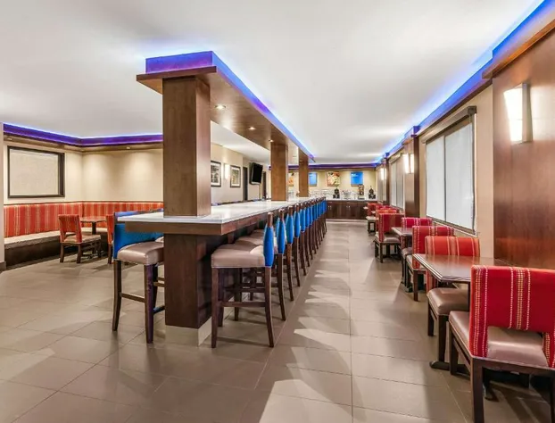 Comfort Inn & Suites Vancouver Downtown City Center hotel detail image 3