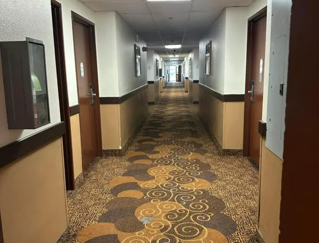 Bridgeway Inn & Suites Portland Airport hotel detail image 4