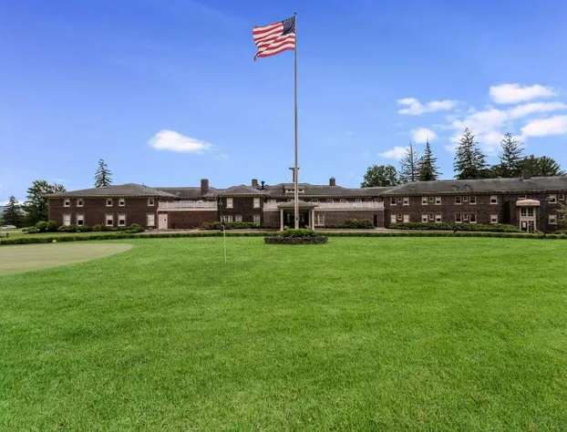 Traditions Hotel & Spa Johnson City - Binghamton, an Ascend Collection Hotel hotel detail image 3