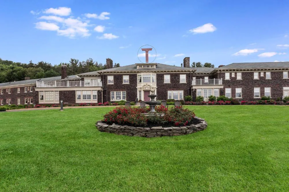 Traditions Hotel & Spa Johnson City - Binghamton, an Ascend Collection Hotel hotel hero