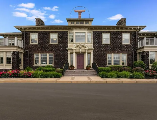 Traditions Hotel & Spa Johnson City - Binghamton, an Ascend Collection Hotel hotel detail image 1