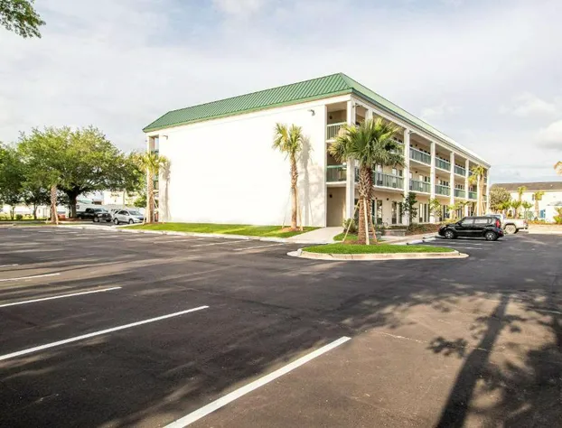 Econo Lodge Inn & Suites Foley - North Gulf Shores hotel detail image 2