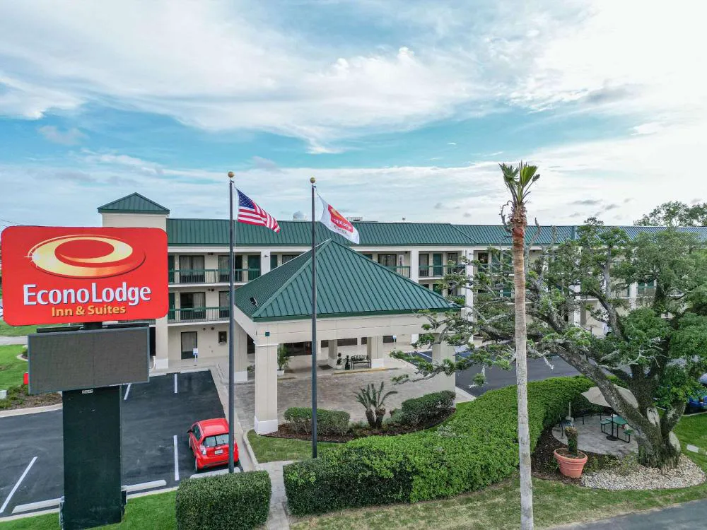 Econo Lodge Inn & Suites Foley - North Gulf Shores hotel hero