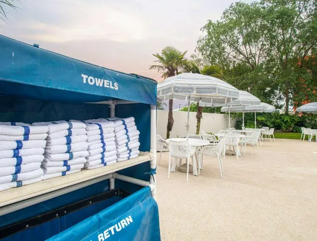 Econo Lodge Inn & Suites Foley - North Gulf Shores hotel detail image 4