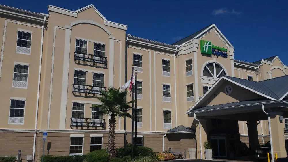 Holiday Inn Express and Suites Jacksonville East by IHG hotel hero