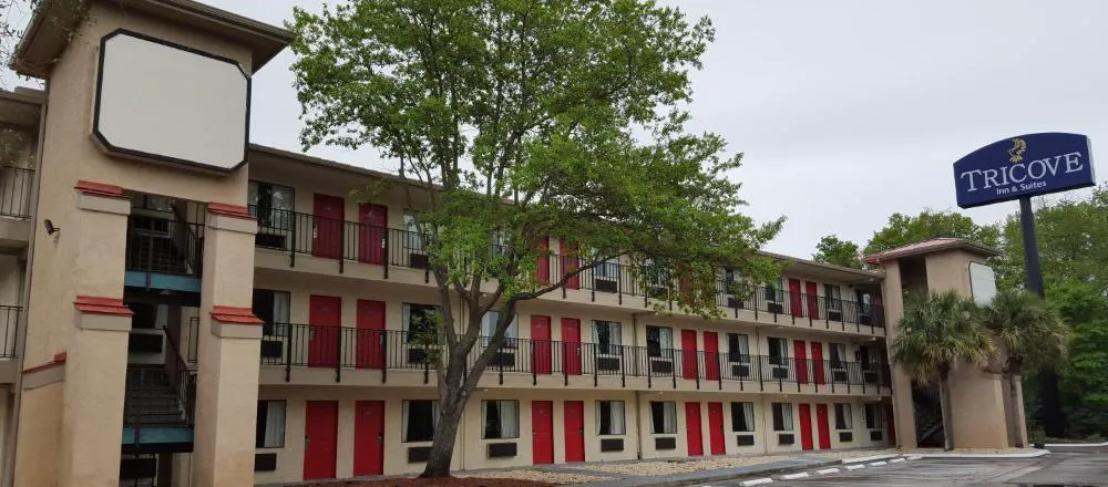 Tricove Inn & Suites hotel hero