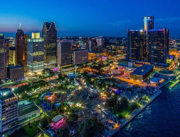 Detroit Marriott at the Renaissance Center hotel detail image 1