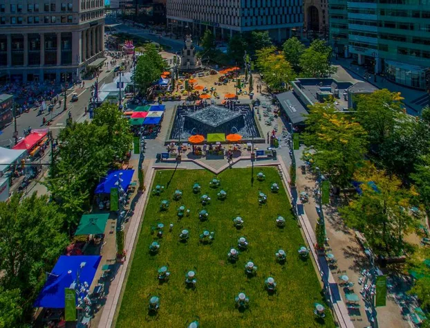 Detroit Marriott at the Renaissance Center hotel detail image 2