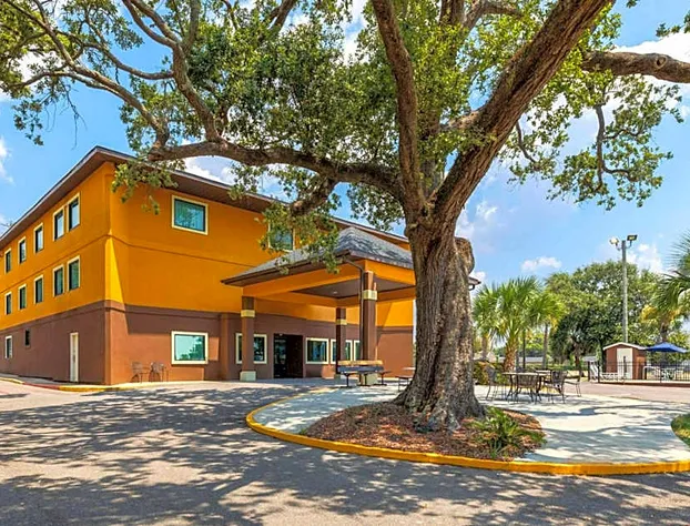 Days Inn by Wyndham Biloxi Beach hotel detail image 1