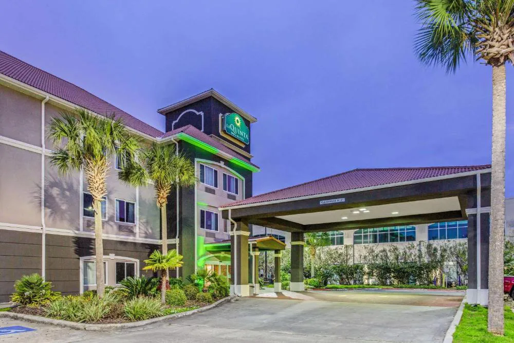 La Quinta Inn & Suites by Wyndham Biloxi hotel hero