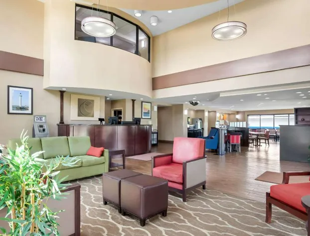 Comfort Suites Gulfport hotel detail image 3