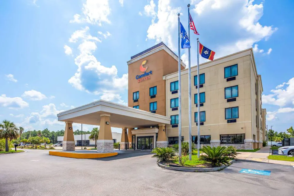 Comfort Suites Gulfport hotel hero