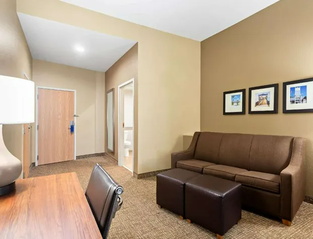 Comfort Suites Gulfport hotel detail image 4