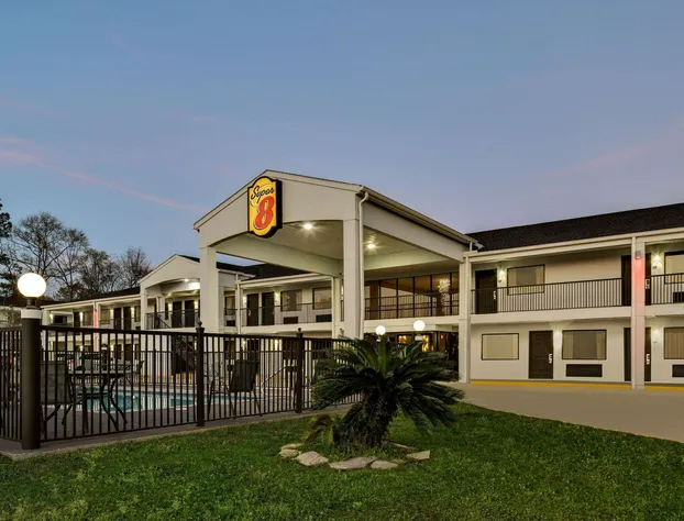 Super 8 by Wyndham Ocean Springs Biloxi hotel detail image 3