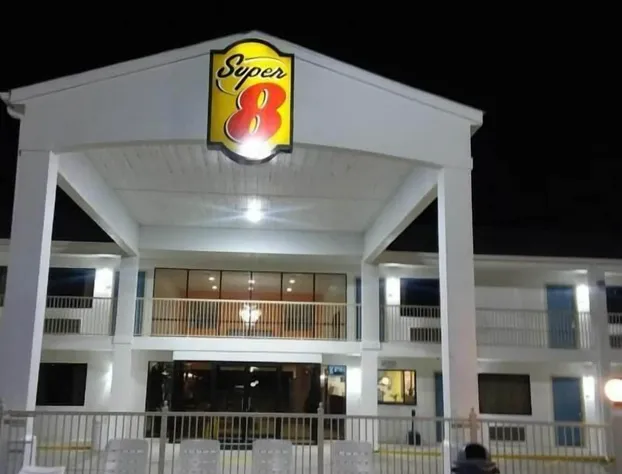 Super 8 by Wyndham Ocean Springs Biloxi hotel detail image 2