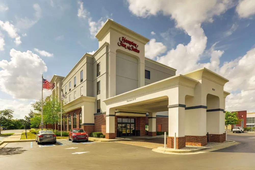 Hampton Inn & Suites Indianapolis-Airport hotel hero