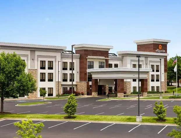 La Quinta Inn & Suites by Wyndham Memphis Wolfchase hotel detail image 1