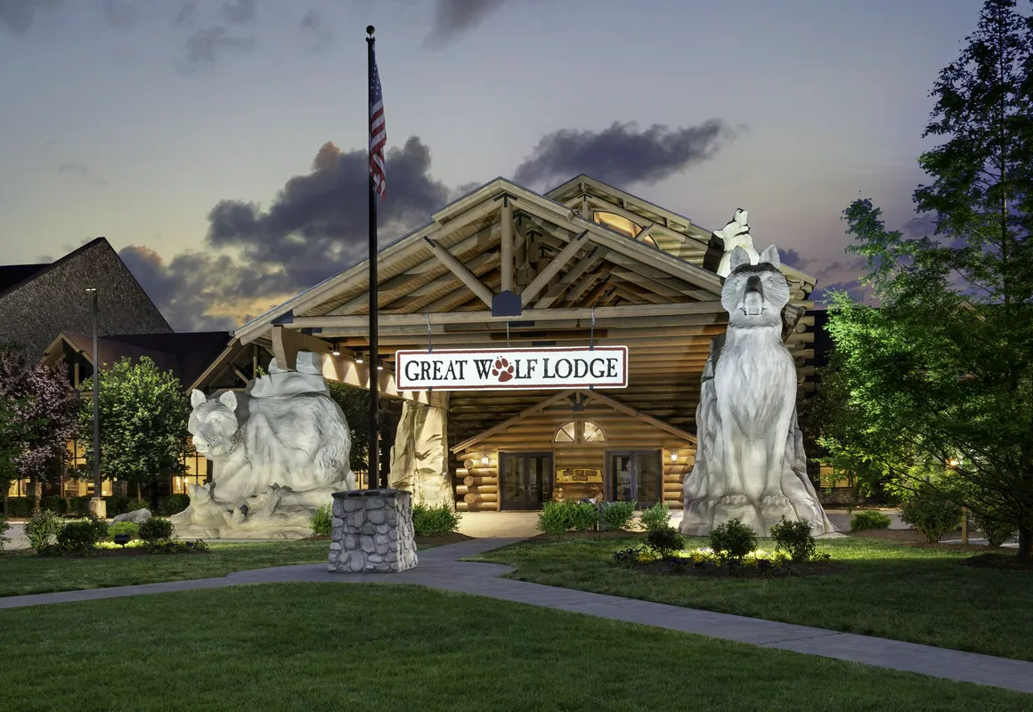 Great Wolf Lodge Williamsburg hotel hero