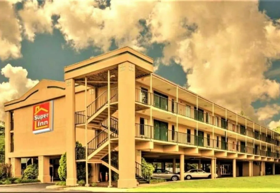 Super Inn Williamsburg hotel hero