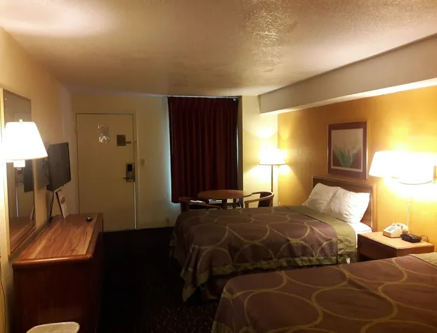 Super Inn Williamsburg hotel detail image 2