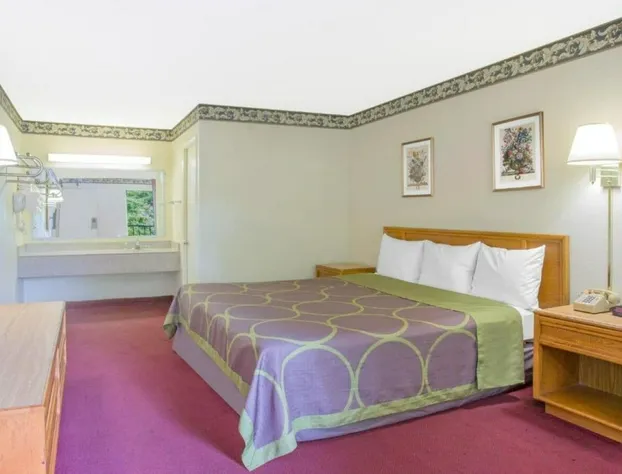 Super Inn Williamsburg hotel detail image 4