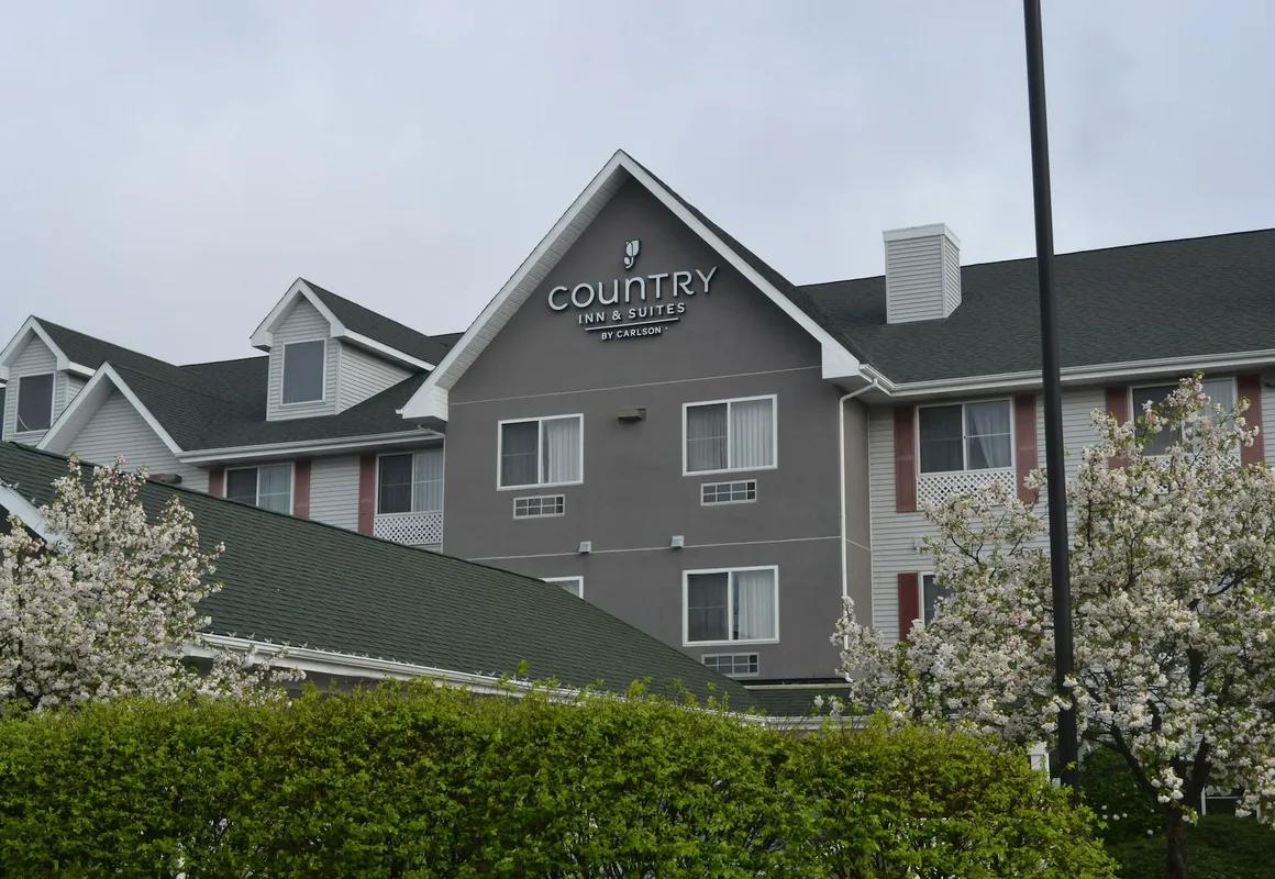 Country Inn & Suites by Radisson, Gurnee, IL hotel hero